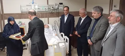 سرپرست، معاونین و مدیران دانشگاه از مجتبی رحماندوست، استاد دانشگاه تهران عیادت کردند