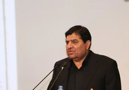 مخبر: ۳۵ میلیارد دلار پول سرگردان دست مردم است / ستاد اجرایی فرمان امام (ره) امسال ۱۰۰ هزار شغل ایجاد می&zwnj;کند