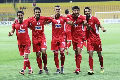عربستانی&zwnj;ها در تله &laquo;برانکو و شفر&raquo; افتادند/ پرسپولیس برای قهرمانی ۶ مسابقه سخت دارد!/ استقلال توان شکست سپاهان را دارد
