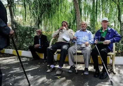 جدول تعهدات بیمه تکمیلی ۱۴۰۴ بازنشستگان کشوری و فرهنگیان بازنشسته منتشر شد /  شرکت بیمه دانا برنده مناقصه + جدول