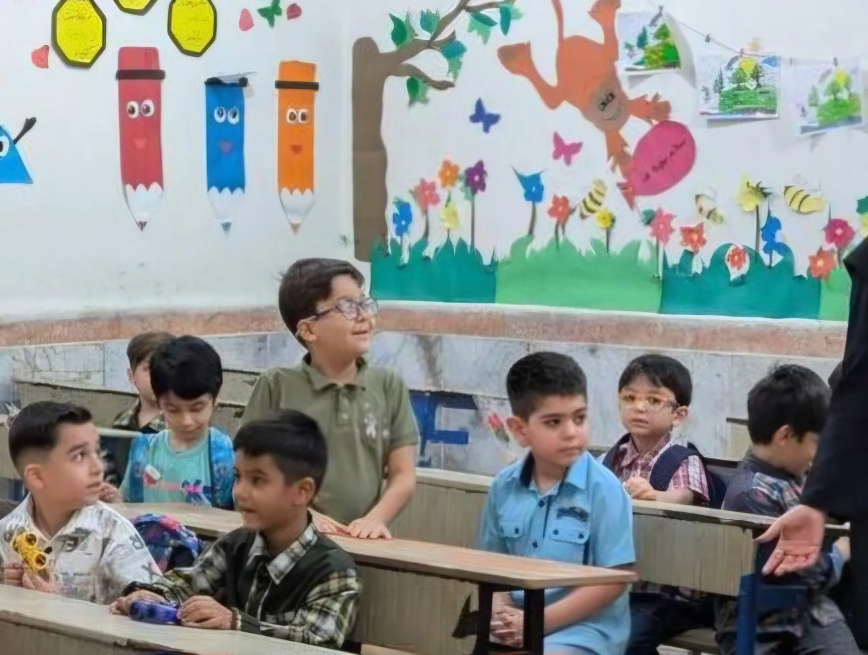 فرزندان شهدای خوزستان میهمان جشن شکوفه‌ها