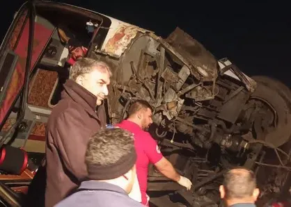 علت حادثه اتوبوس در قطعه گرمسار از محور تهران - مشهد اعلام شد
