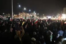 تجمع و رجزخوانی مردم سراسر کشور / نتیجه جنگ با تجمع مردم تعیین می‌شود + فیلم
