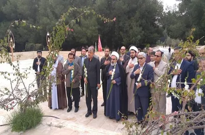مراسم گرامیداشت آغاز دهه فجر و تجدید میثاق با شهدا در دانشگاه خلیج فارس برگزار شد