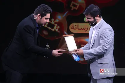 خبرگزاری دانشجو برای سومین سال متوالی رسانه برتر جشنواره نانو شد