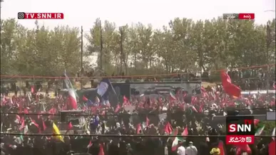 توقف ماشین حمل پیکر رهبر شهید انقلاب در میدان آزادی به علت ازدحام جمعیت