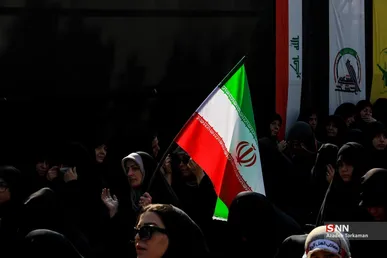 شهروند تهرانی :ترامپ نتوانسته یک کوچه بن‌بست را بگیرد می‌خواهد تنگه را بگیرد + فیلم