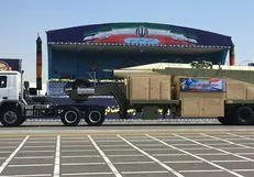 موشک بالستیک خرمشهر با برد 2 هزار کیلومتر رونمایی شد
