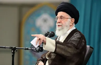 ترامپ را حتی شایسته مبادله پیام هم نمی&zwnj;دانم