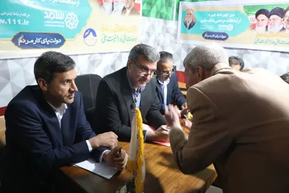 ۸۴ درخواست تسهیلات در میز خدمت میدان ۲۲ بهمن ایلام تعیین تکلیف شد
