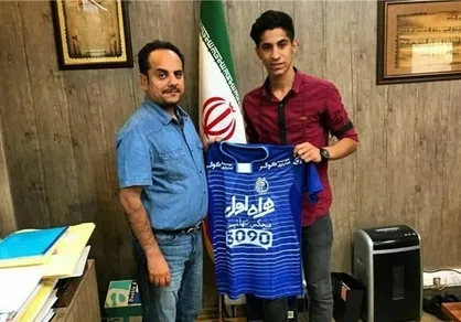 هافبک جوان استقلال به قشقایی شیراز پیوست+ عکس