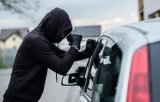 شکایت پدر از پسر به خاطر سرقت خودرو