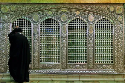 خاطرات رهبر انقلاب از تشرف به حرم امام رضا (ع)