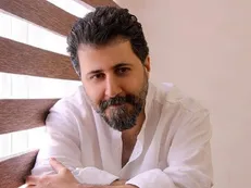 عذرخواهی هومن حاجی عبداللهی بابت یک اشتباه