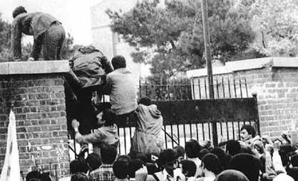 نخستین نفری که وارد لانه جاسوسی شد این جوان خوش&zwnj;تیپ بود+تصاویر