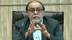 ظریف متخصص دروغ و چاخان است