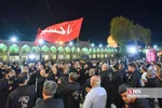 عزاداری شب چهارم محرم در حرم حضرت شاهچراغ(ع) شیراز با حضور عاشقان و دلدادگان اباعبدالله الحسین(ع) برگزار شد.