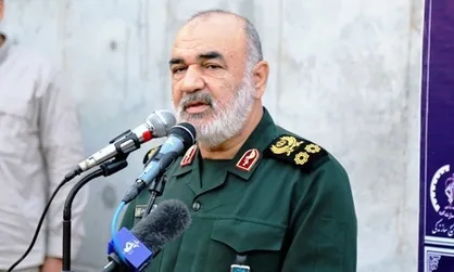 سرلشکر سلامی: دشمن پوکی استخوان گرفته است / نمی&zwnj;گذاریم گرد و غبار ِمحرومیت بر رخسار مردم بنشیند