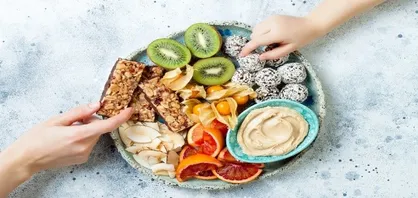 ۱۲ میان وعده سالم که گرسنگی عصرانه شما را به راحتی برطرف می&zwnj;کند