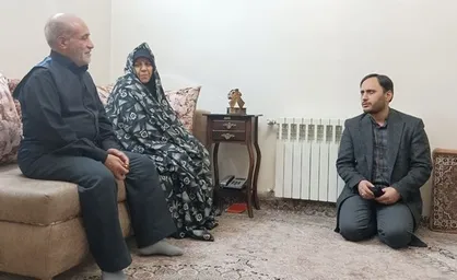 سخنگوی دولت در منزل مادر شهید اثنی عشری حضور یافت
