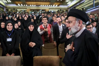تبدیل دانشگاه گره&zwnj;گشا به اتاق فکر دولت با تدبیر &laquo;خادم&zwnj;الرضا&raquo; / وقتی نهاد علم احیا شد