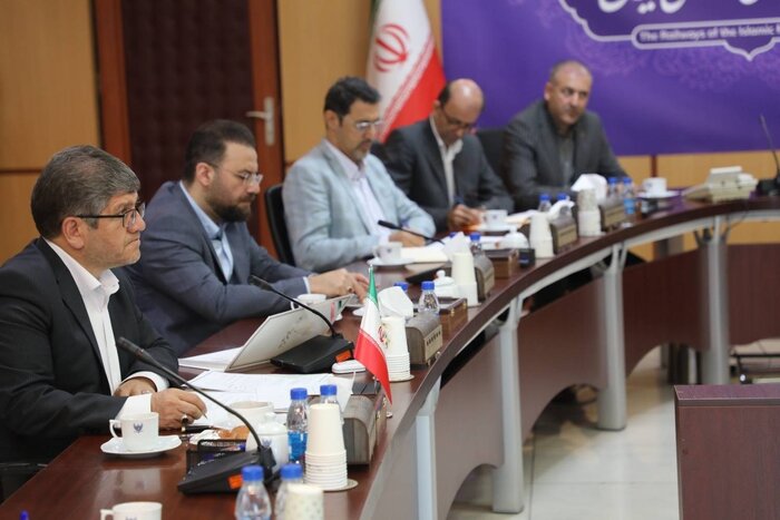 تأکید ایران و ارمنستان بر توسعه همکاری ریلی و نقشآفرینی در کریدور شمال ـ جنوب تأکید ایران و ارمنستان بر توسعه همکاری ریلی و نقشآفرینی در کریدور شمال ـ جنوب