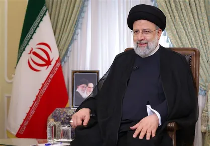 چه اشکالی دارد که برای گفتگو، نقد و اعتراض، مراکزی را قرار بدهیم / این، در قانون اساسی جایگاه دارد