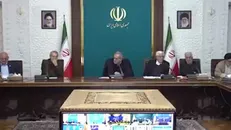 استانداران به طور مداوم با اصناف در ارتباط باشند