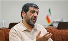 با پخش مکرر صحنه‌های رنجور امام در بیمارستان مشکل داشتم/ سنت را شکستم و تصاویر شاداب بنیانگذار انقلاب را پخش کردم