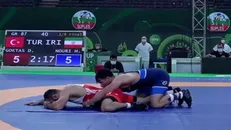 نوری به نیمه نهایی جام جهانی کشتی فرنگی رسید/ دیدار با قهرمان المپیک برای رسیدن به فینال