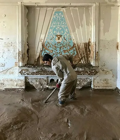 ارائه خدمات پزشکی دانشجویان جهادی قزوین در روستا&zwnj;های لرستان/ منازل سیل&zwnj;زدگان لایه روبی شد