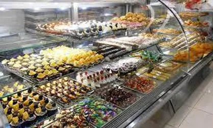 مصرف آرد یارانه&zwnj;ای نانوایی&zwnj;ها برای شیرنی&zwnj;پزی/ افزایش ۲.۵ برابری قیمت روغن قنادی&zwnj;