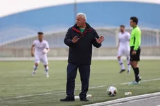 پیوس: این مربی یک ریال هم نباید بگیرد