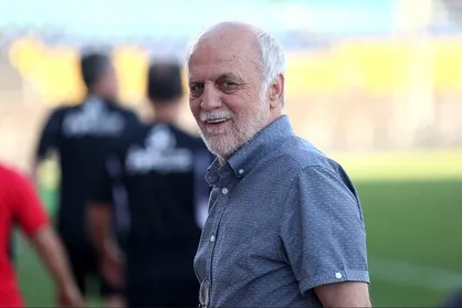 جشن تولد محمود خوردبین در ورزشگاه شهید کاظمی