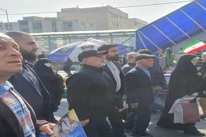 حضور &laquo;سردار اسماعیل قاآنی&raquo; در راهپیمایی ۲۲ بهمن