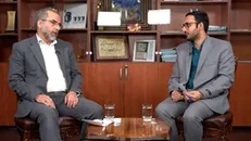 ایستاده در میدان