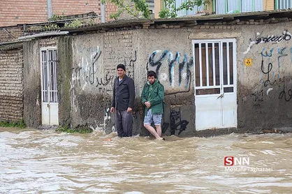 جهادگران دانشگاه شهید چمران به مردم مناطق آبگرفته اهواز خدمات ارائه کردند