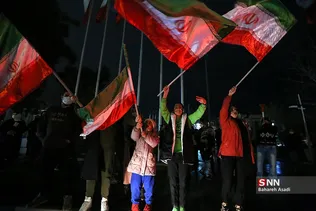 شادی مردم تهران پس از صعود تیم ملی فوتبال به جام جهانی