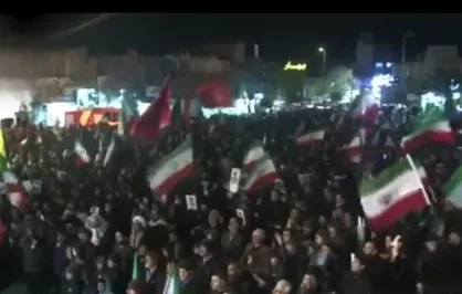 خروش شبانه مردم قم در بیعت با آیت الله سید مجتبی حسینی خامنه&zwnj;ای رهبر انقلاب اسلامی