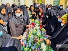 استقبال پرشور دانشجویان دانشگاه خلیج فارس از شهید گمنام + تصاویر