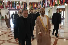استقبال وزیر خارجه عمان از عراقچی + عکس