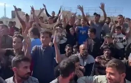 صحنه&zwnj;هایی از جشن و شادی مردم در خان&zwnj;یونس که در انتظار بازگشت اسیران آزادشده فلسطینی در چارچوب توافق تبادل اسرا هستند