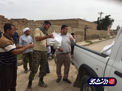 جهادگران دانشگاه‌های آزاد خوزستان به سیل زدگان سوسنگرد خدمت رسانی کردند