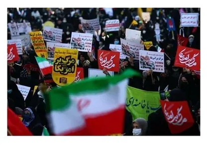 حضور دانشگاهیان در اجتماع مردمی ۱۳ آبان در میدان فلسطین