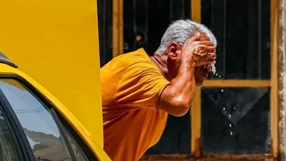 هشدار فرابنفش در تهران + عکس