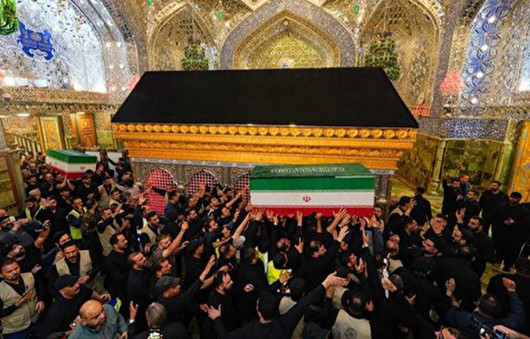 پیکر‌های مطهر شهدای خانوادۀ رهبر شهید انقلاب وارد حرم سیدالشهداء (ع) شد