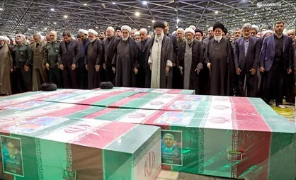 دعا&zwnj;هایی که رهبر انقلاب در نماز بر پیکر شهید رئیسی خواندند؟