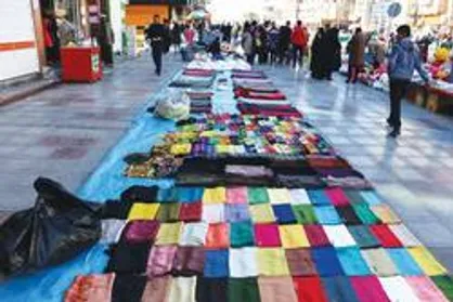 شهرداری تهران از برخورد&zwnj;های سلبی و نامناسب با دستفروشان خودداری کند