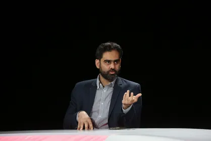 ثابتی: دستور جلسات مجلس هیچ ربطی به مسائل اصلی کشور ندارد/ از مردم عذرخواهی می&zwnj;کنم + فیلم