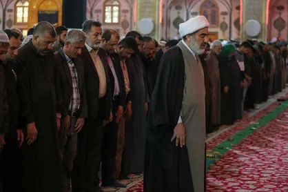 آیا امام جماعتی یک شغل است و شرح وظایف دارد؟